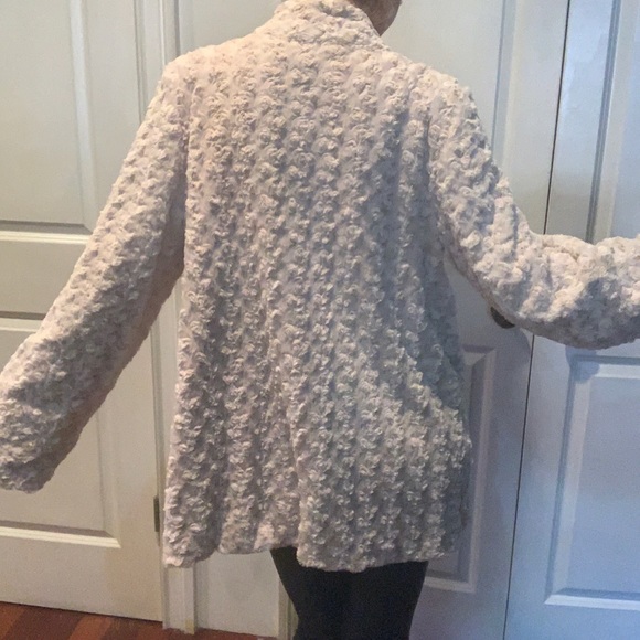 Glamorous Dennis Basso faux Persian lamb coat - Picture 11 of 15